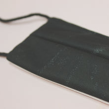 Cargar imagen en el visor de la galería, Mascarilla textil reutilizable Black is black